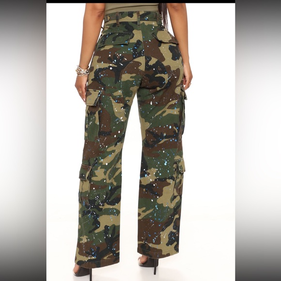 Brand new with tags, camouflage cargo style pants with paint splatter - Picture 3 of 3